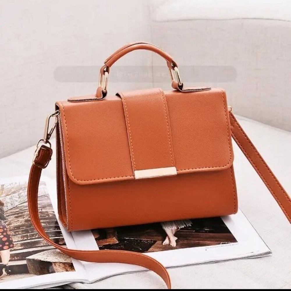 Retro, fashionable small flap crossbody bag